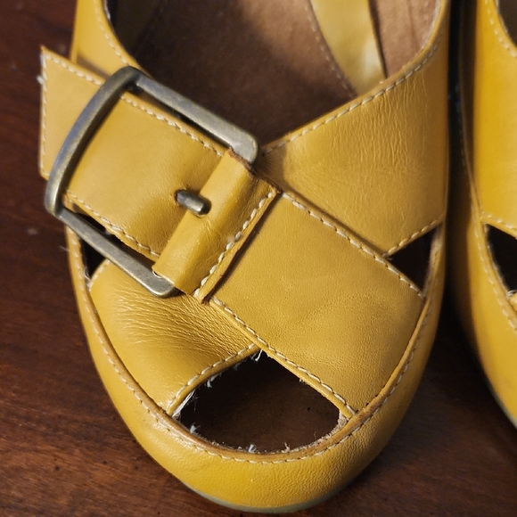 Yellow Peep-Toe Buckle Heels - Picture 5 of 7